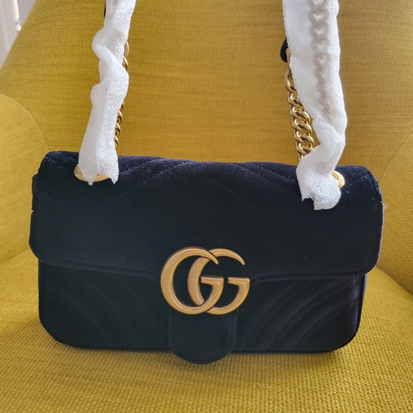 Authentic Gucci Marmont Matelasse Mini Bag Black Velvet Crossbody - Picture 2 of 10